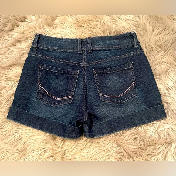 Denim Shorts! Retro flare style! Nine West, size 6. Cute and sassy! - Picture 2 of 4